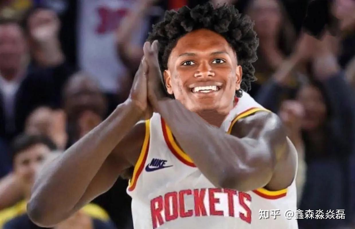 爱游戏-巴特勒在G2比赛中领先优势明显，战术调整引发热议！