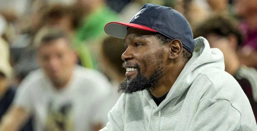 爱游戏-包含杜兰特重返赛场，险胜首场状态出色，快船观众沸腾！气势如虹延续的词条