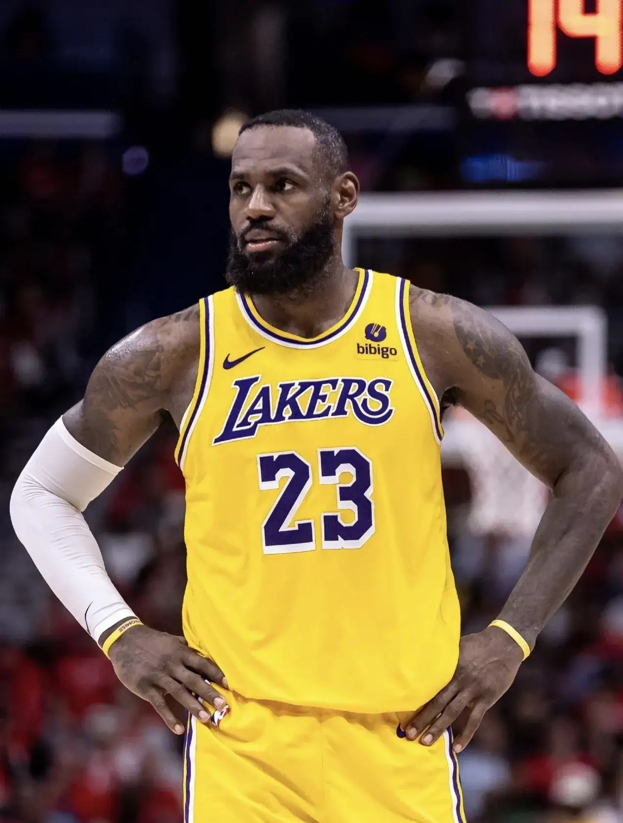 爱游戏体育-关于詹姆斯关键节点挺进下一轮，瑞士队带队取胜！的信息